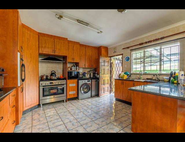 4 BEDROOM HOUSE FOR SALE IN CHASE VALLEY DOWNS